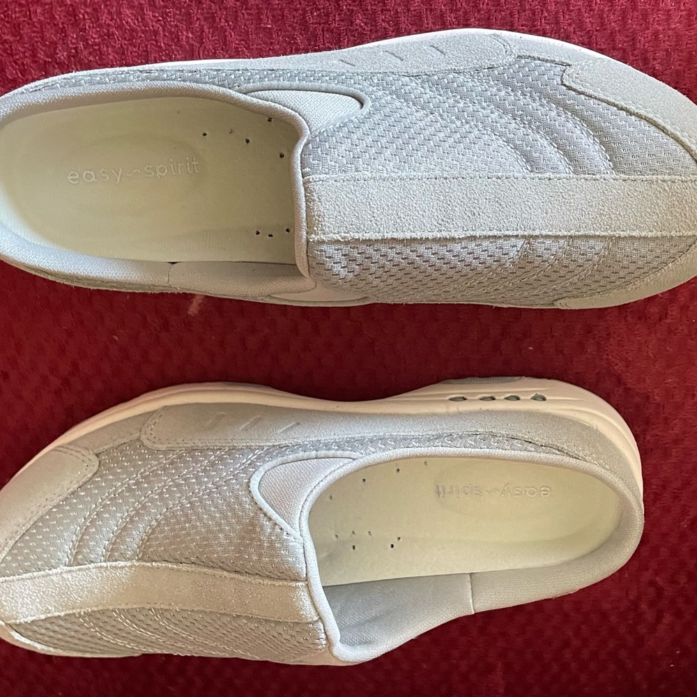 Easy Spirit Comfortable slides.